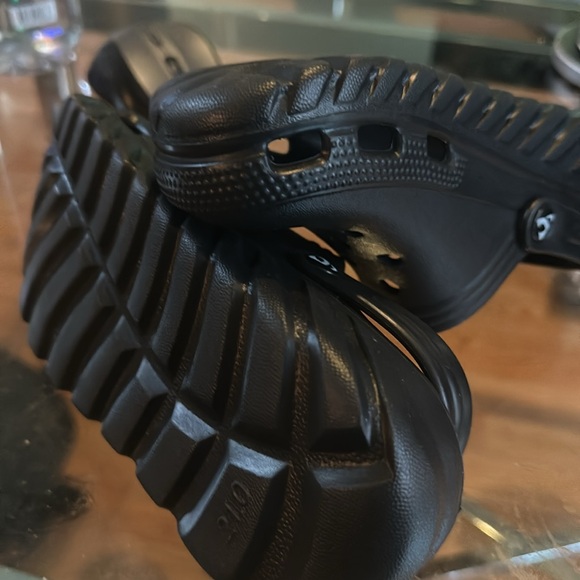 Clogs - Picture 7 of 9